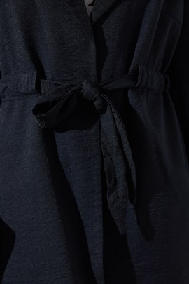 İndirimli Tesettür Giyim Modelleri | Moda Ala ile Şıklık Seninle | Belden Kuşaklı Ceket SiyahBelden Kuşaklı Ceket Siyah