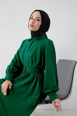 Pileli Kemerli Ferace Elbise Zümrüt Yeşili