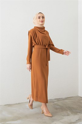 Pilise Detaylı Krep Elbise Taba