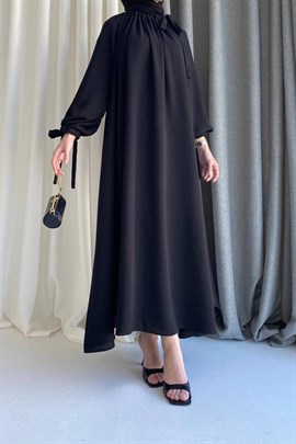 Yakası Bağlamalı Krep Elbise Siyah